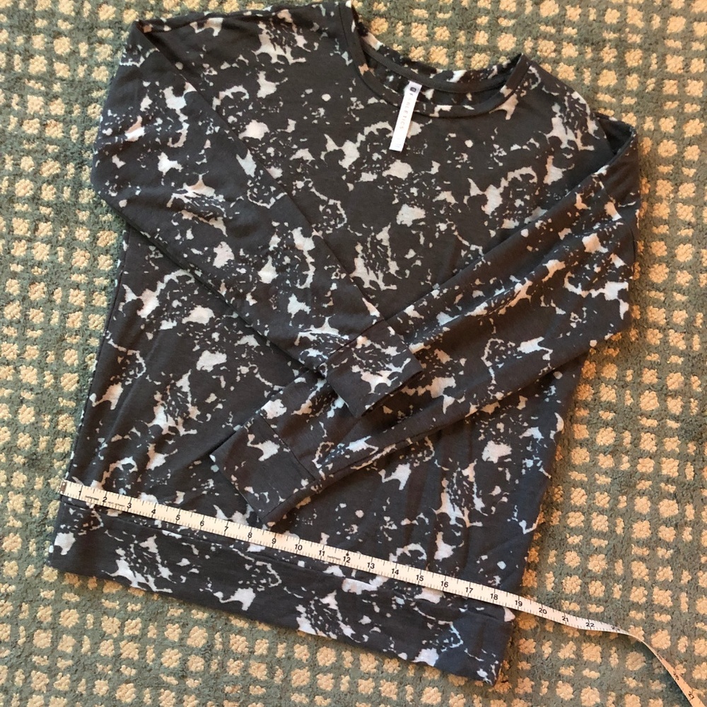 Fabletics Burnout Sweatshirt :: M, EUC - Picture 2 of 5